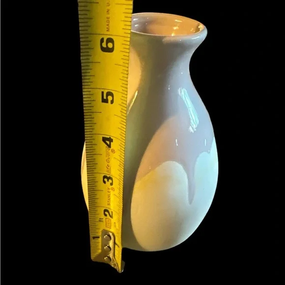 Ceramic Isaac Mizrahi Loves xo, Sienna cream and soft pink vase - perfect size! - Picture 3 of 4